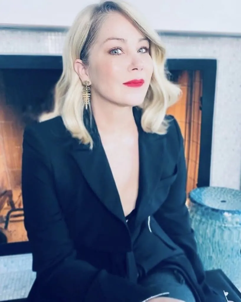 Everything About Christina Applegate's Battle With Multiple Sclerosis And Weight Gain Everything About Christina Applegate's Battle With Multiple Sclerosis And Weight Gain